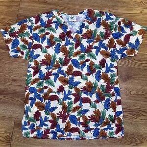 Knot Us Scrub V-Neck Top Women's Size XS Fall Autumn Leaves‎ Multicolor Pockets